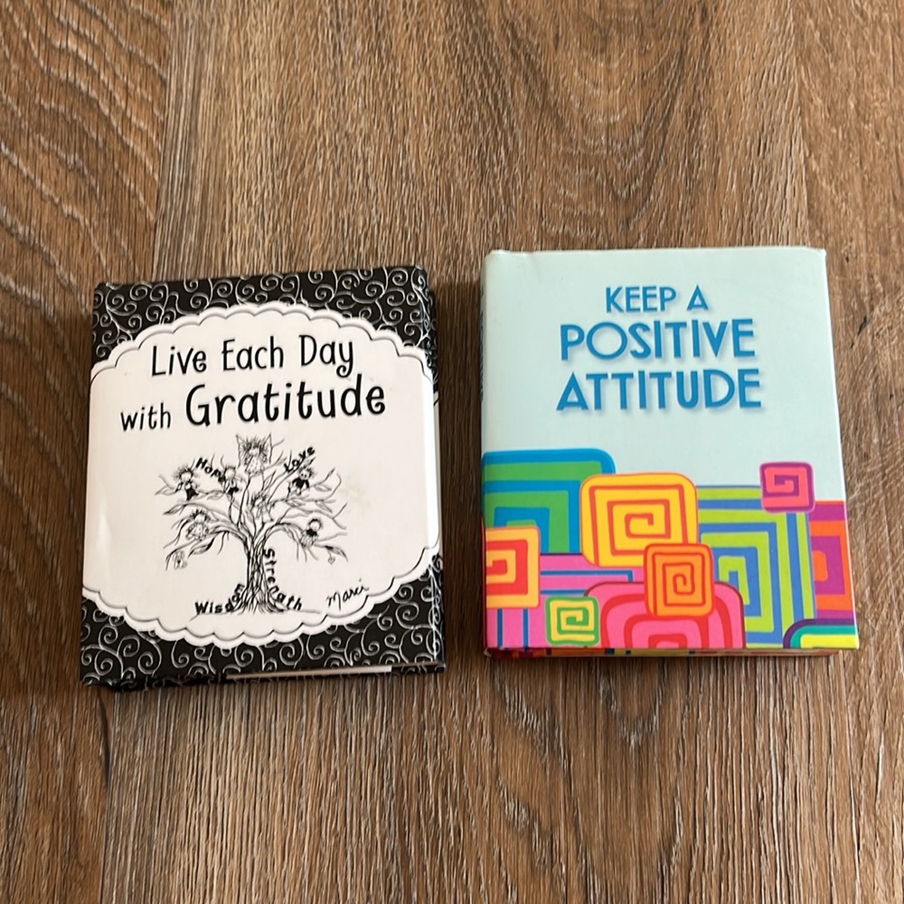 Live Each Day With Gratitude & Keep A Positive Attitude Pocket Sized Books